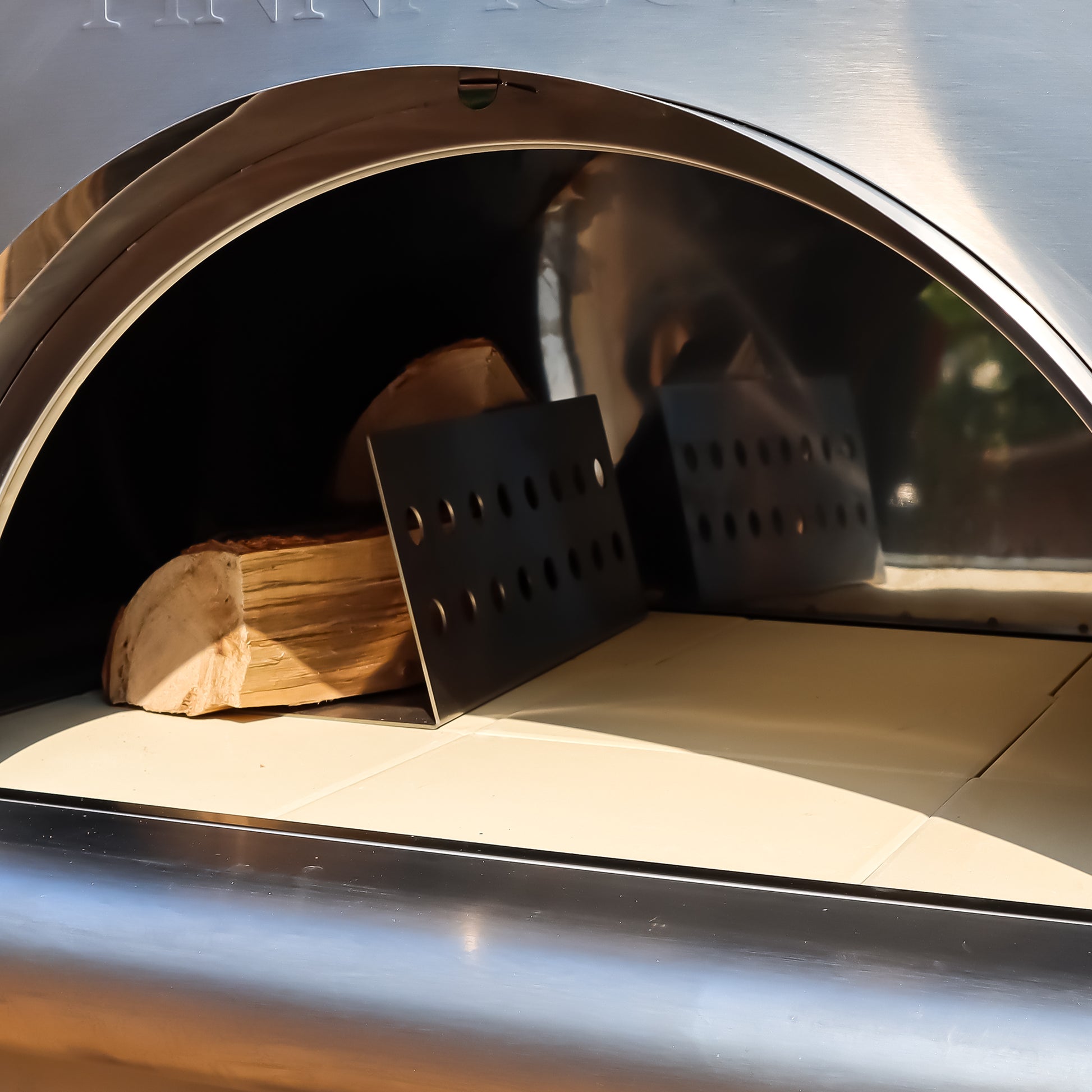 PINNACOLO | PREMIO Wood Fired Outdoor Pizza Oven with Accessories - PPO102 with wood in the oven 